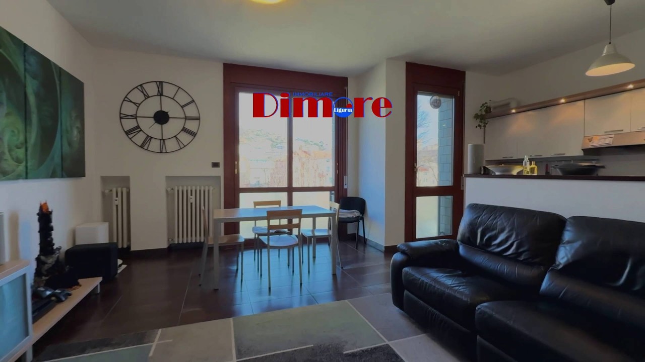 Dimore di Liguria a Savona: in Corso Ricci elegante trilocale con box auto (2)