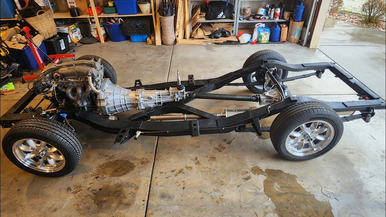 Datsun Roadster Resto-Mod part 6 - Dec 28, 2024 - Working on transmission and walk-around