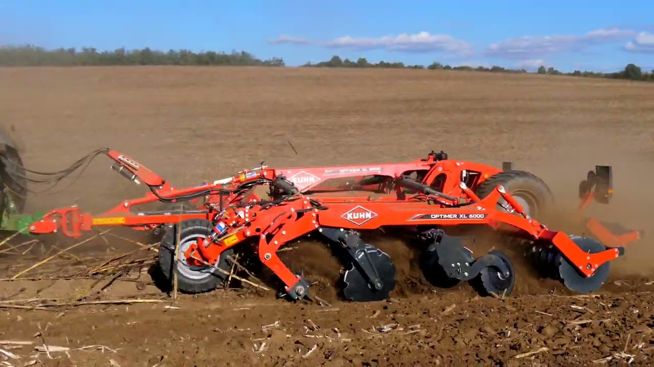 KUHN OPTIMER XL 6000 rövidtárcsa | Munka napraforgó tarlón a Gyermelyi Zrt-nél.