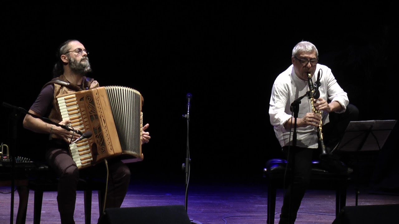 Duo Mirabassi/Zanchini live at Teatro Rossetti (C. Haden: Our Spanish love song)