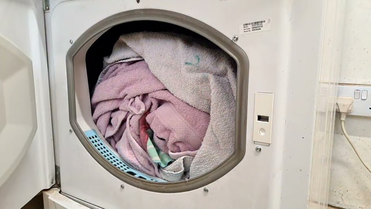 Highlight 3:03:23 – 3:08:23 from Indesit IDC8T3 8KG Condenser Tumble Dryer Full Cycle