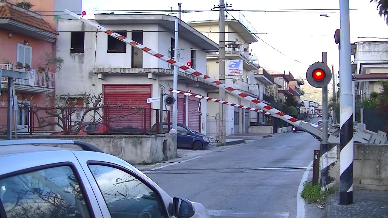 Spoorwegovergang Cicciano (I) // Railroad crossing // Passaggio a livello