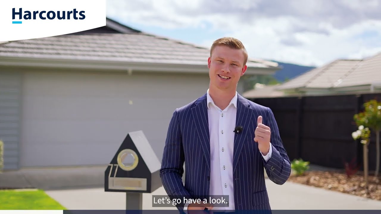 Immaculate on Sunstone - 77 Sunstone Crescent - Team Ledger Property Tour