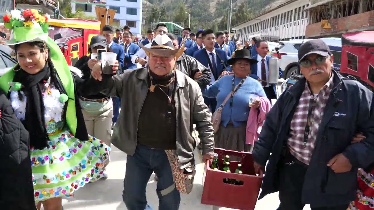 Orquesta internacional Casavilca hermanos// pascuas más pascuas //pasacalle
