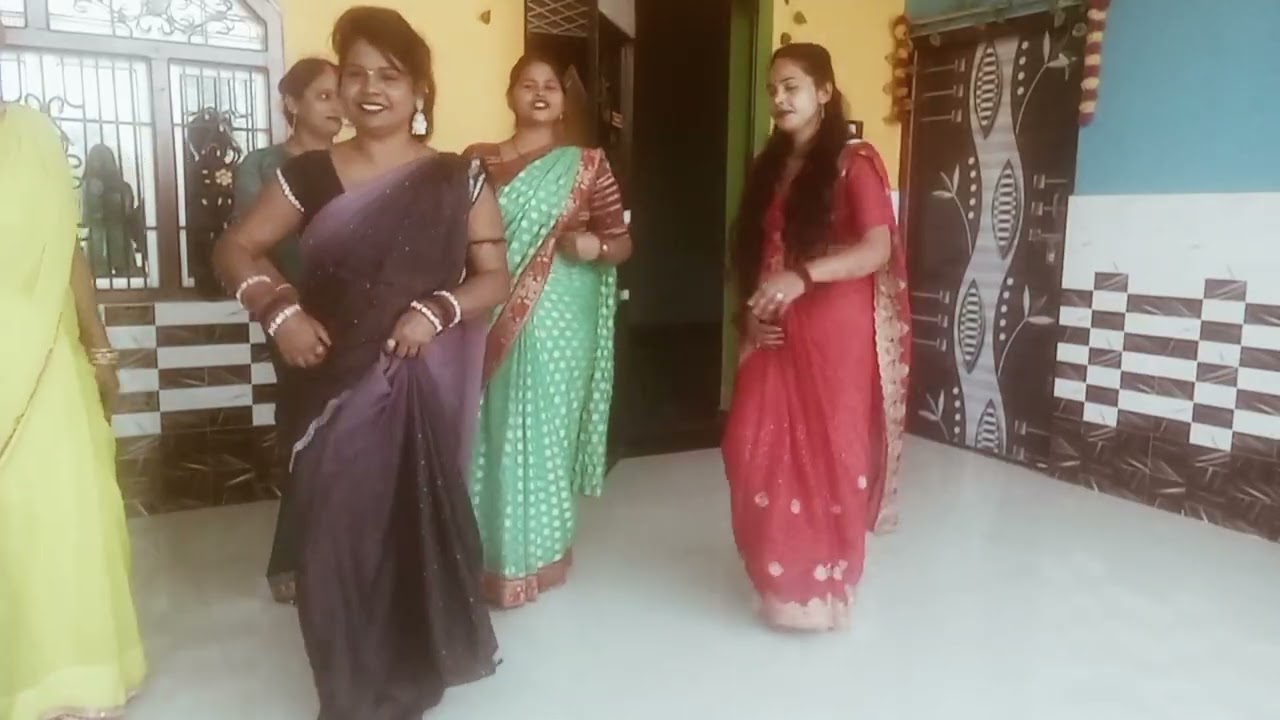#बहुत मजेदार 🤠 नाच गीत # 👉सासु के बड़ा गुमान हो 🤪हे राजा बेनिया डोलाइदा #sundari  gupta #