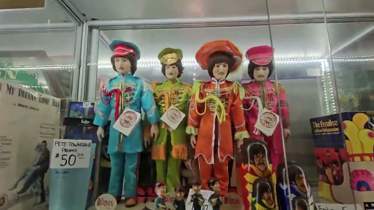SEP 2025: Hidden Treasures, Livingston Mall, Livingston, NJ