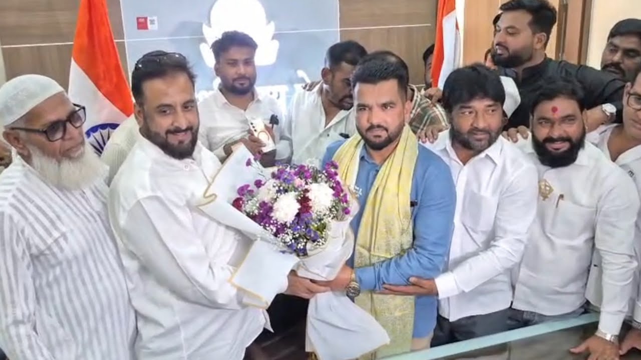 MIM की बडी कामियाबी विरोधी पक्षनेता बने समीर साजीद Imtiaz Jaleel ने दि मुबारकबाद मनपा मे आतिशबाजी