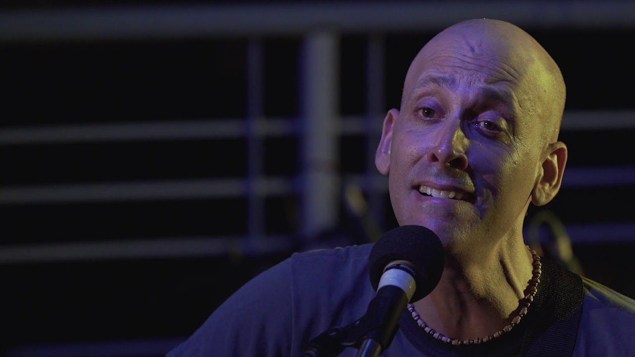 Leonardo García, 37 versos para una mujer