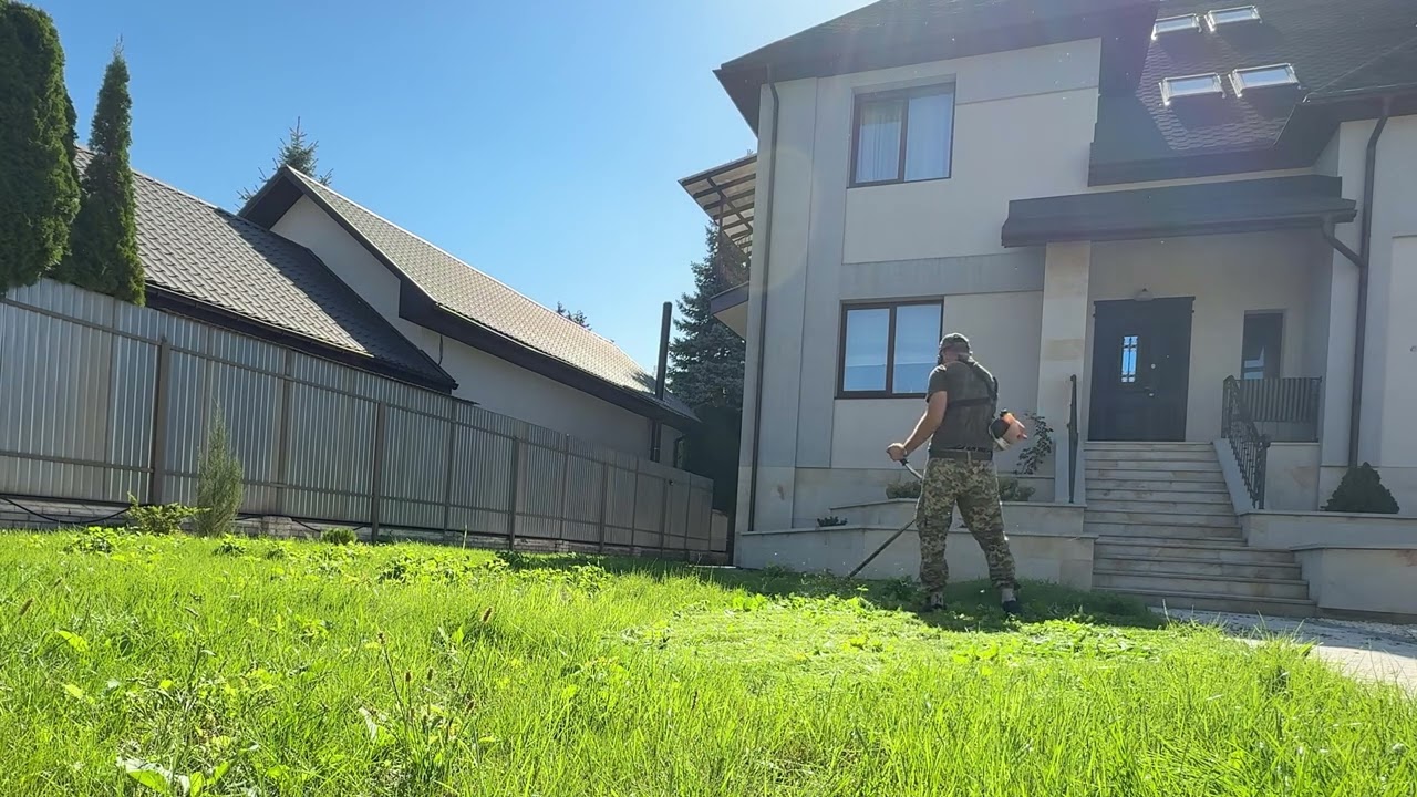 Oddly Satisfying Lawn Mowing 🌱