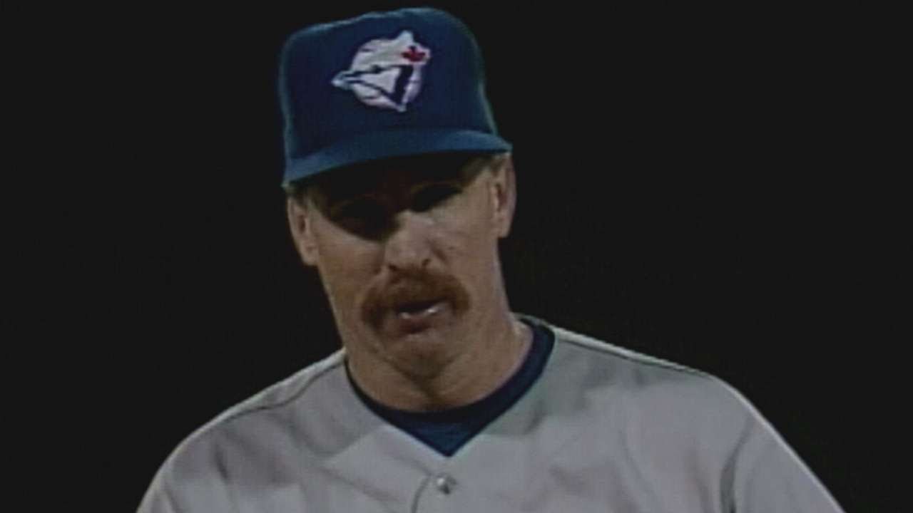 1992WS Gm1: Jack Morris fans seven over six innings