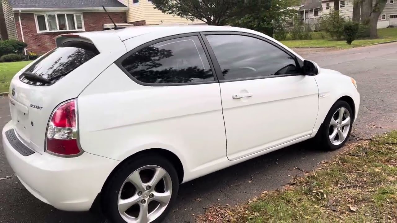 2009 Hyundai Accent SE - $6495 (131K mikes) www.MorrisAveAutoSales.com