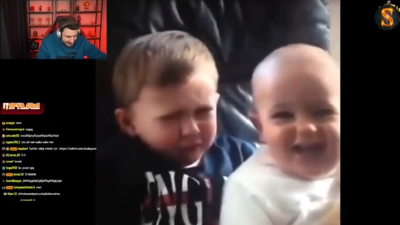 Ataberk Doğan / Eski Vine Videolarını  İzliyor