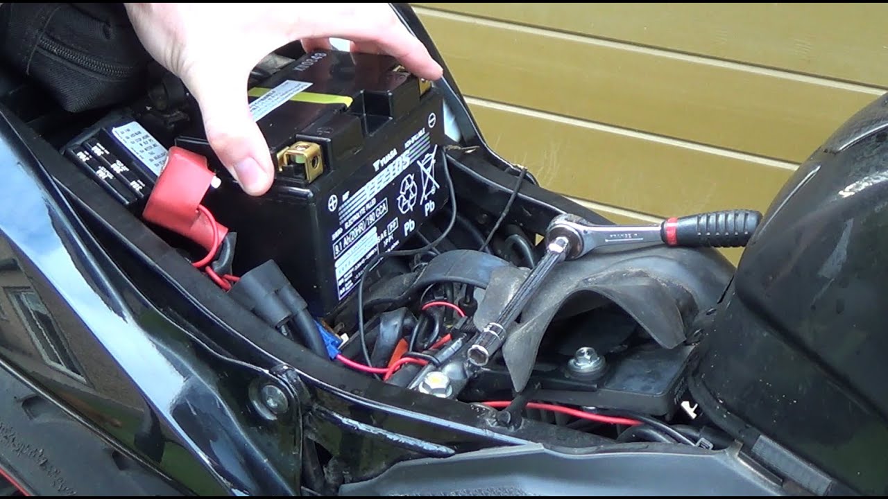 Honda CBR600fa PC41 Battery Change
