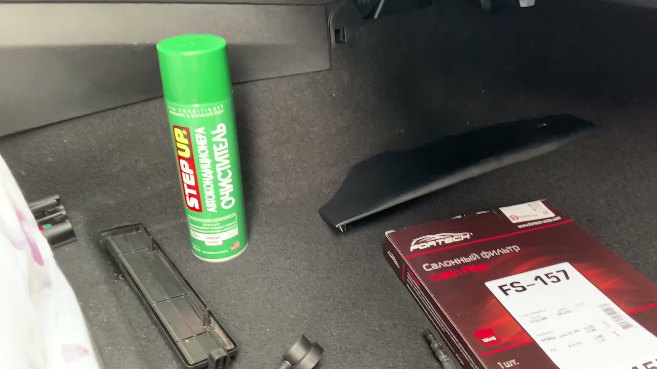 Kia K5 - снятие крышки панели для очистки радиатора кондиционера. 300 р, за аналог салонного фильтра