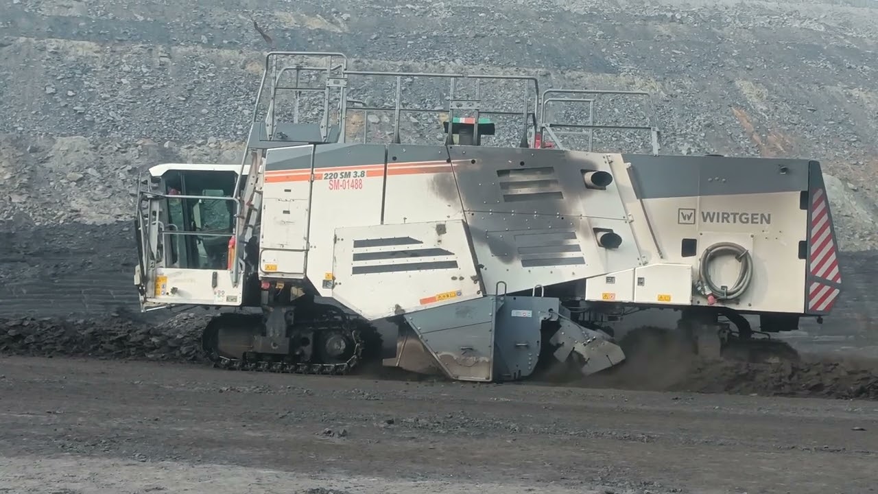 Surface miner #wirtgen#open mince#coalindia#coal cutting 350mm depth