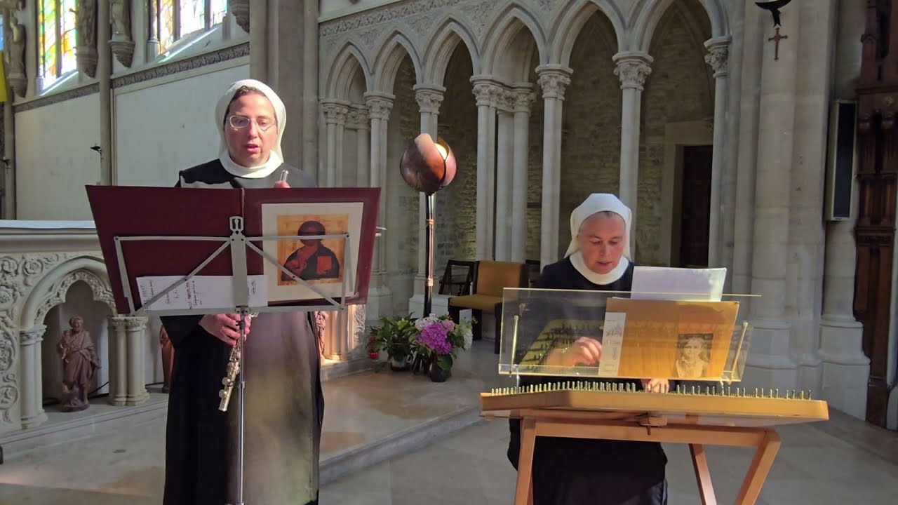 Ne crains pas,  je suis ton Dieu! interprété par les Sœurs Bénédictines de Bayeux