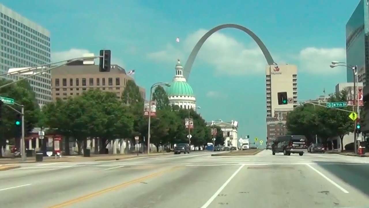 Driving around in St Louis, Missouri - POV
