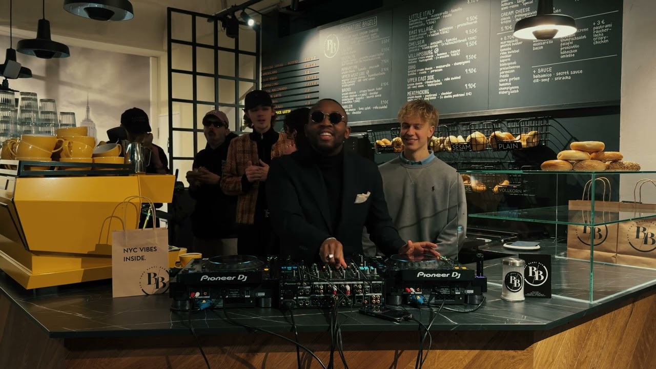Mr. Kenou Live Set at New York Bagel Bar Hamburg