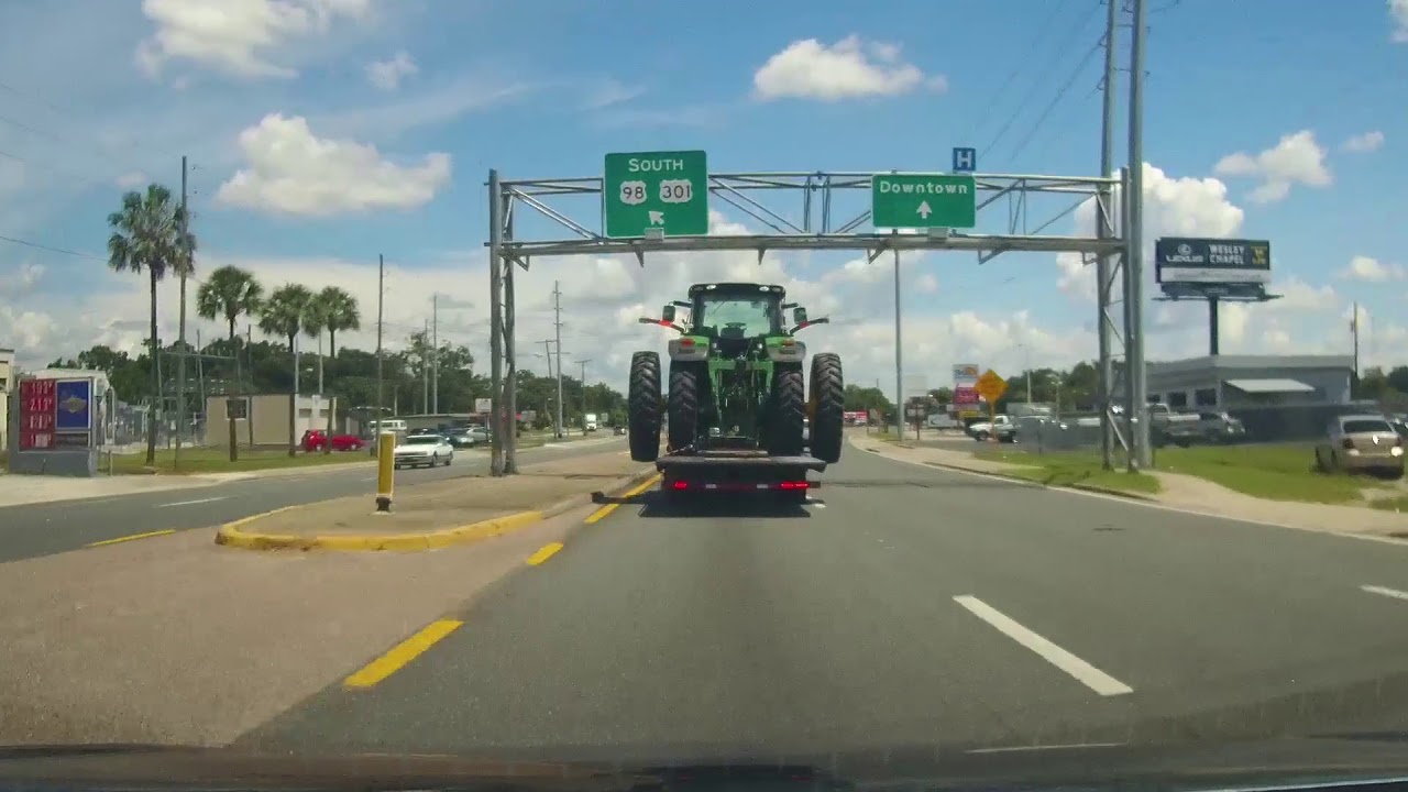 Driving through Dade City, Florida