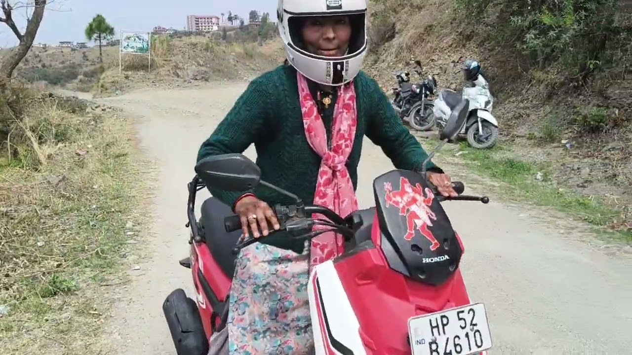 पहाड़ों की तंग सड़कों पर scooty को कैसे मोड़ें #driving #automobile #knowledgefacts