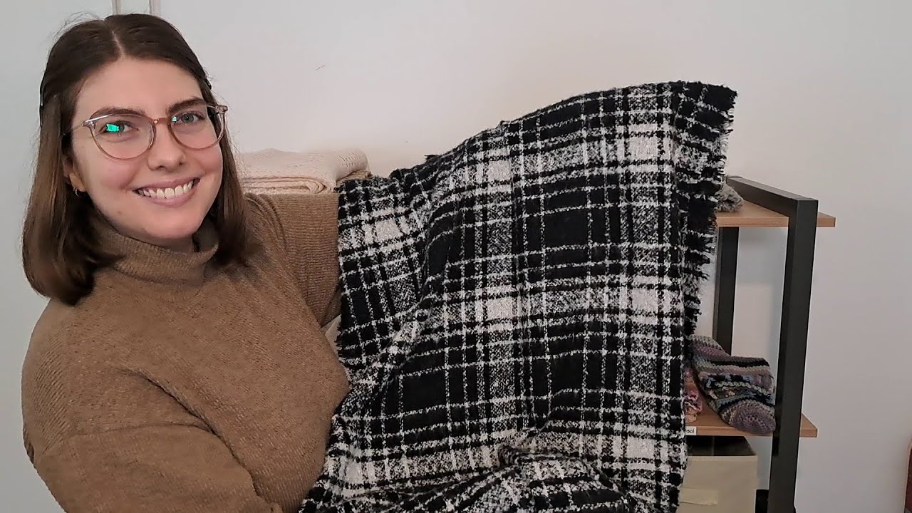 ASMR 🧣 Cozy Winter Finds: Buying Gloves, Scarves, and Winter Accessories