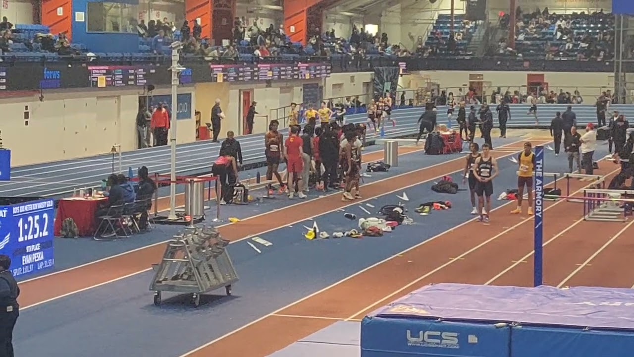 Boys 800m Varsity Gold. Glenelg (Markus Thomas) at U.S Marine Corps Holiday Classic Dec. 27, 2025