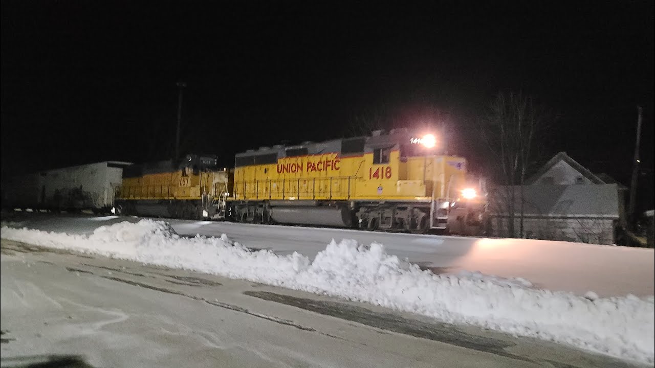 UP 1418 & 1057 on LBU53 12-15-2025