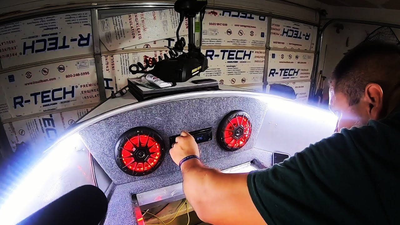 Stereo & Speaker install in a Tiny Boat.