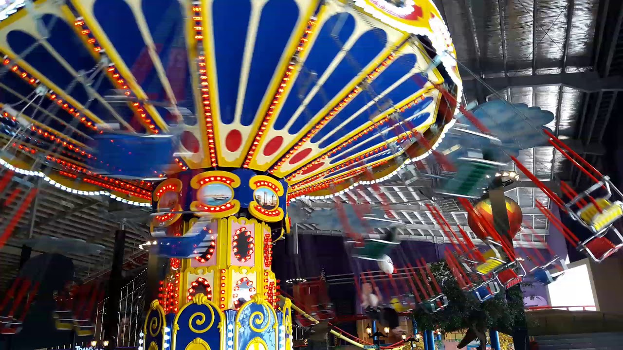 Naik New York Swing di Transmart Surabaya | New York Swing ride at Transmart Surabaya