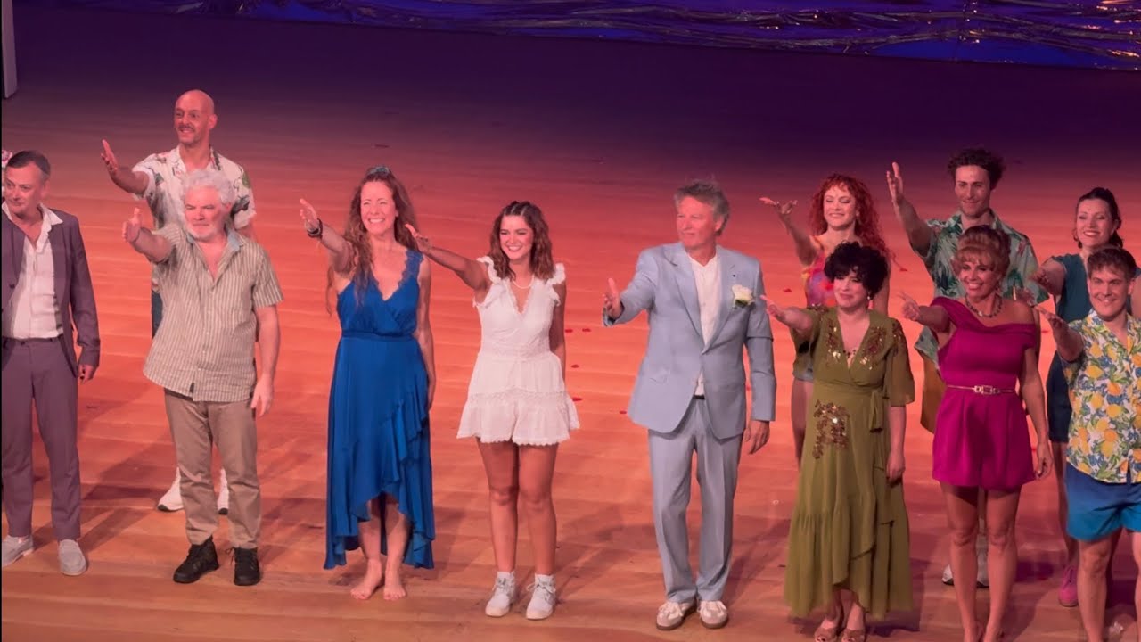 Mamma Mia! Première 2026 - Eind Applaus [+ Mamma Mia & Dancing Queen]