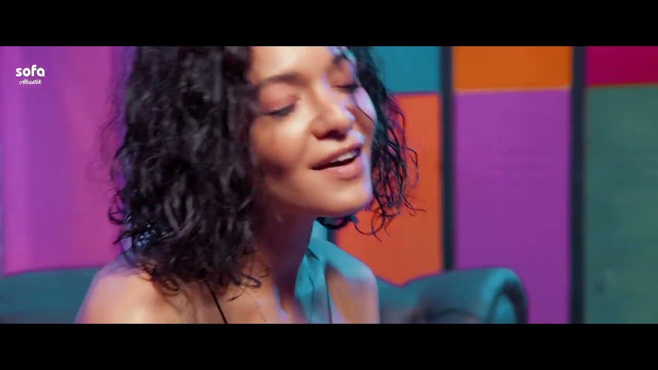 Berfu Sarıbaz - Gitti Gideli (Tarkan Cover)