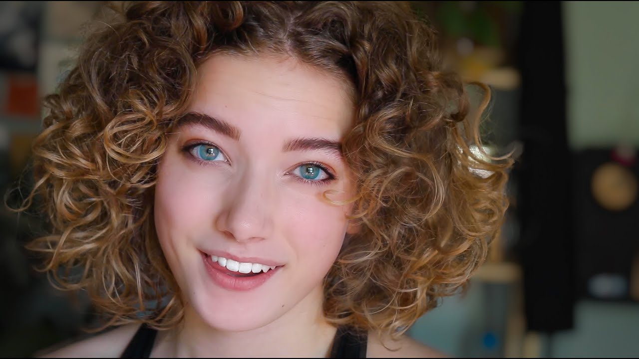 Quick and Easy Short Curly Hair Refresh | 2b, 3a curls and waves