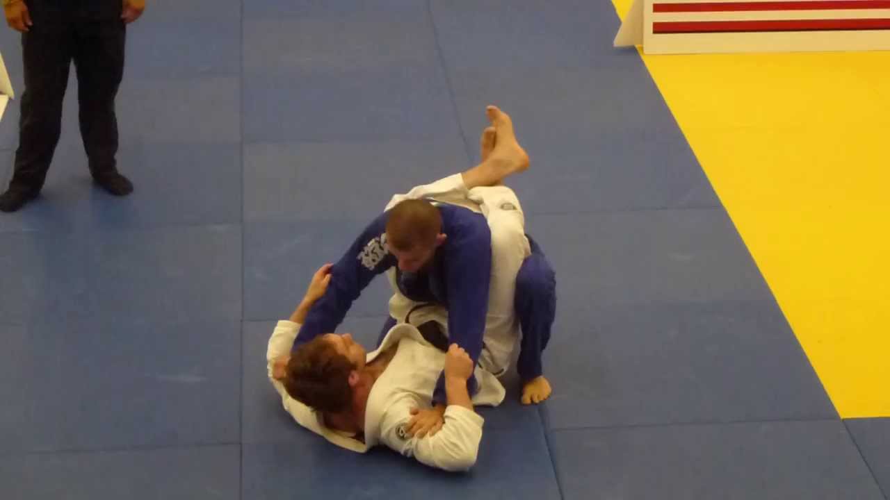 English BJJ Open 2013 - Black Adult - Under 82.3KG - Luc Lamude vs Luiz Finocchio