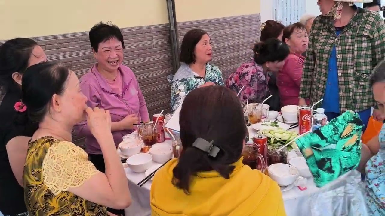 Đám giỗ nội năm 3.