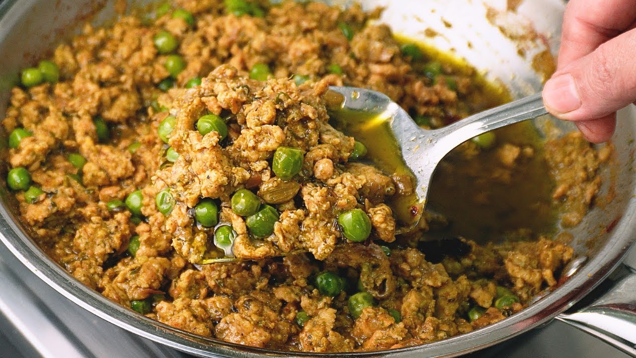 The Best Chicken Keema Recipe (Bombay Special)