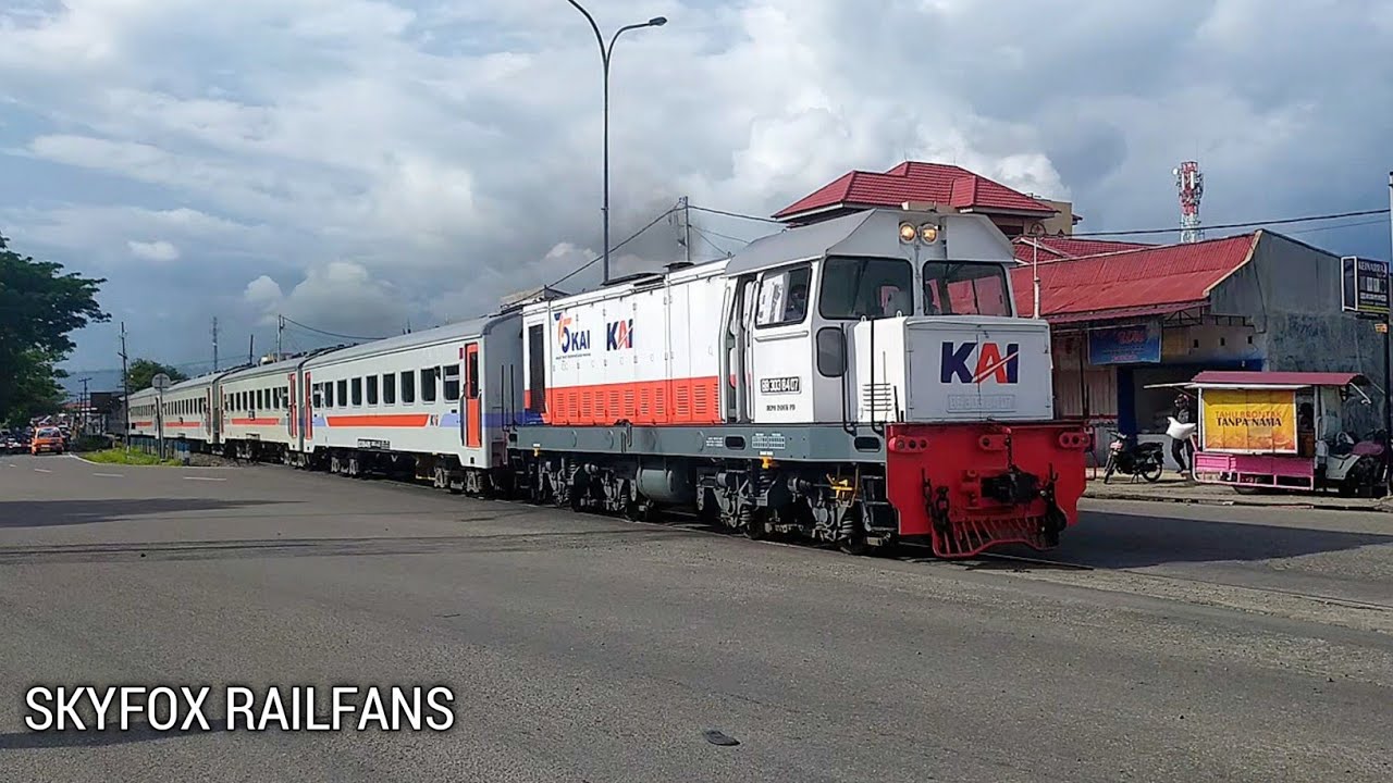 Perlintasan Kereta Api Lubuk Buaya (JPL 21) & Perlintasan Liar Stasiun Tabing