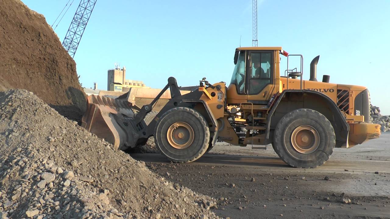 Volvo L180F loader Volvo A40D with Earth like mass that will fill out the cruise dock in July 2016 t