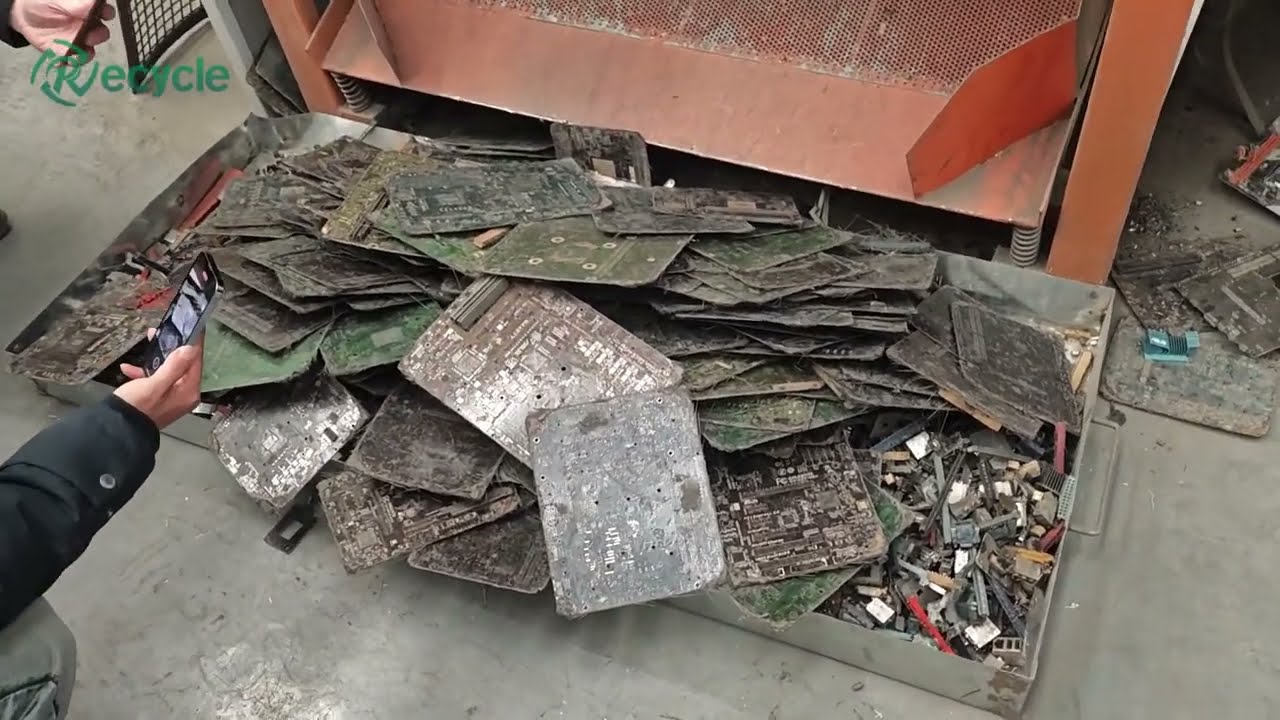 Inside The MASSIVE Electronic Waste Recycling Process in China