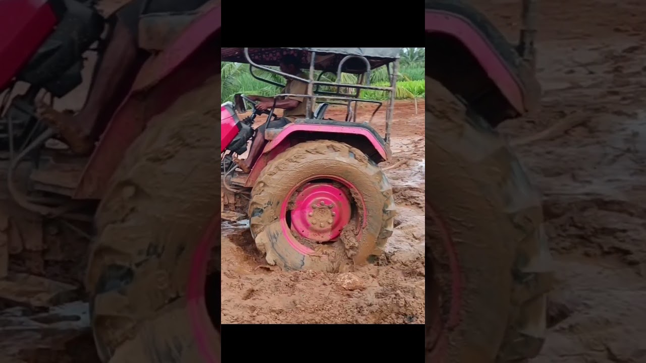 🚜 Tractor Recovery from the deep mud...#mahindra #mud #ploughing #tractor #recovery #struck #mud