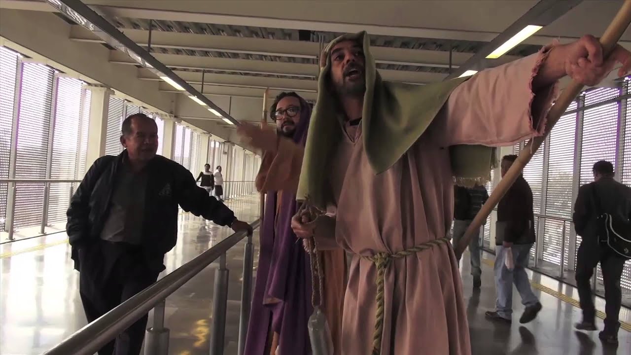 Ovejas descarriadas en el metro.