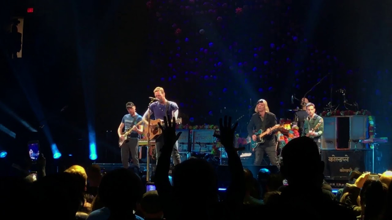 Coldplay & Peter Buck (R.E.M.) - Free Fallin' (Tribute to Tom Petty)