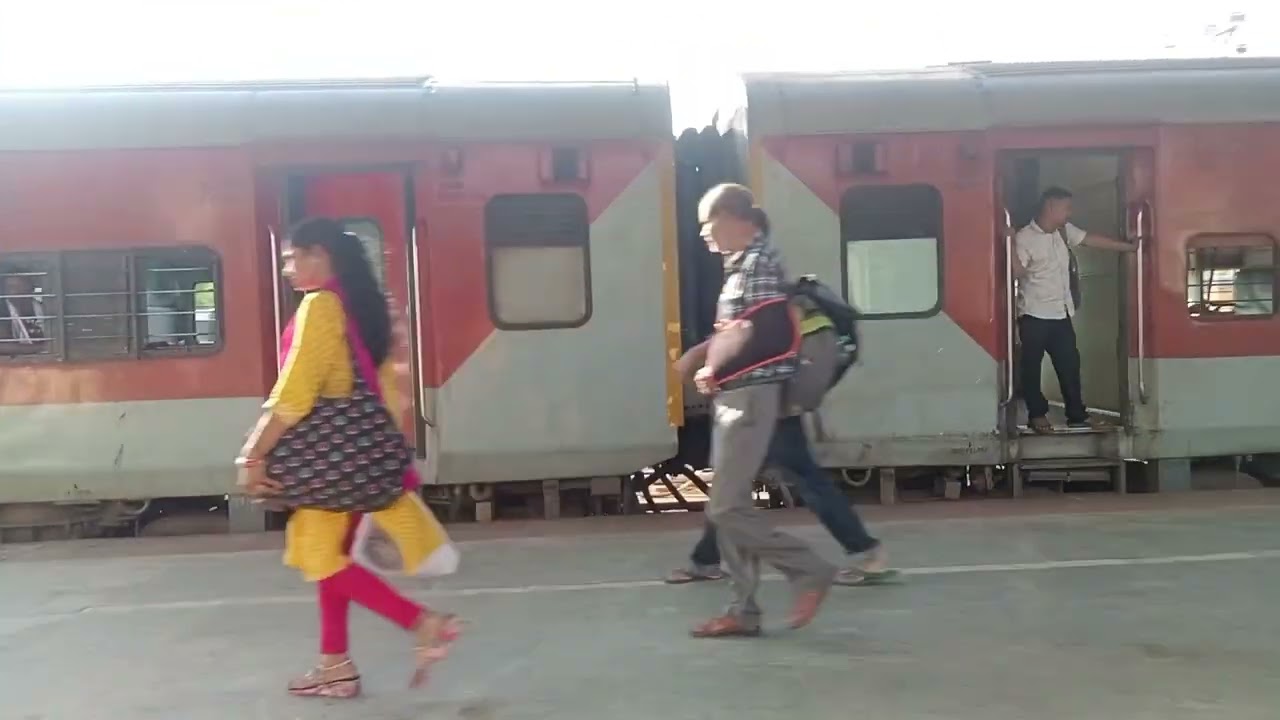 Howrah Dibrugarh Kamrup Express Via Rangapara North arriving at Rangapara North