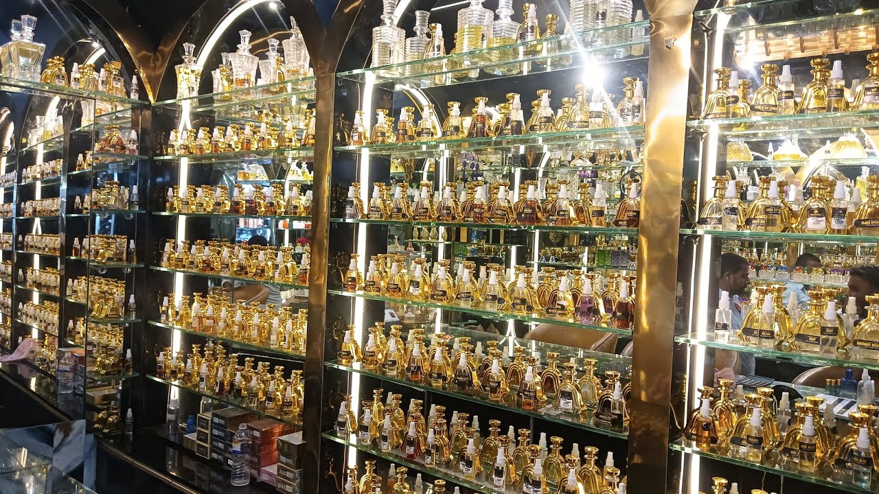 Aaj hum gay Perfume or Attar lana❤️||RickyVlogs||#vlog 