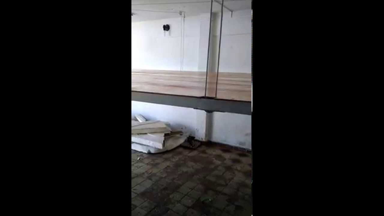 Autorama (slot car) - Mesa suspensa no teto da garagem. Parte 3 - elevação e mesa concluídos.