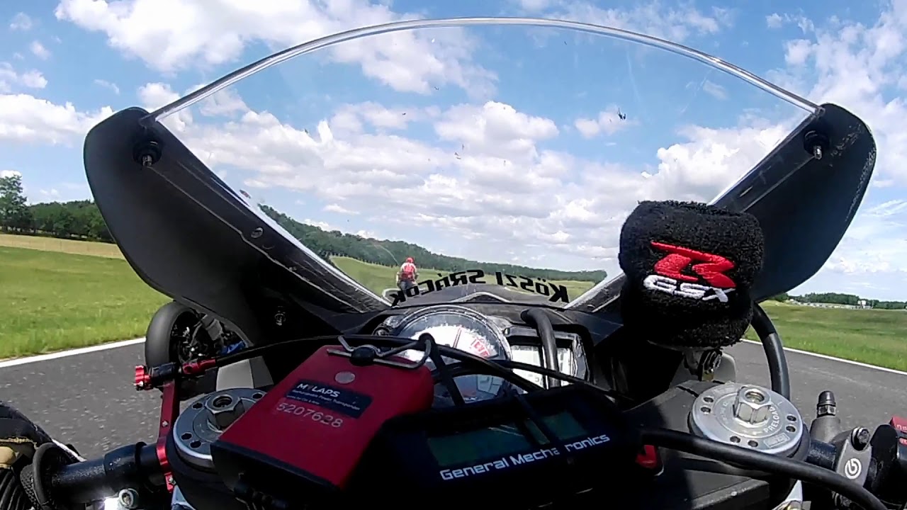 Ismeretlen gumi, sok előzés, de 1.59 Pannonia ring