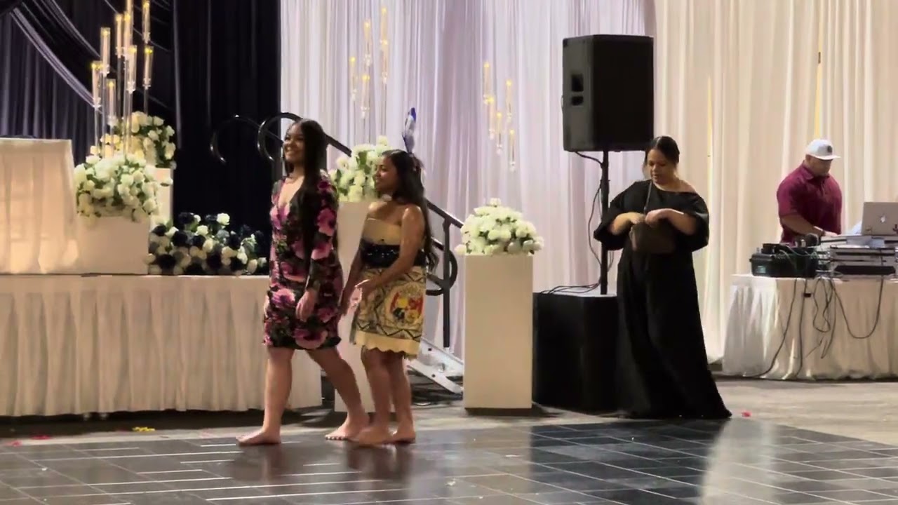 Monika Vailahi wedding (Leona family dance)