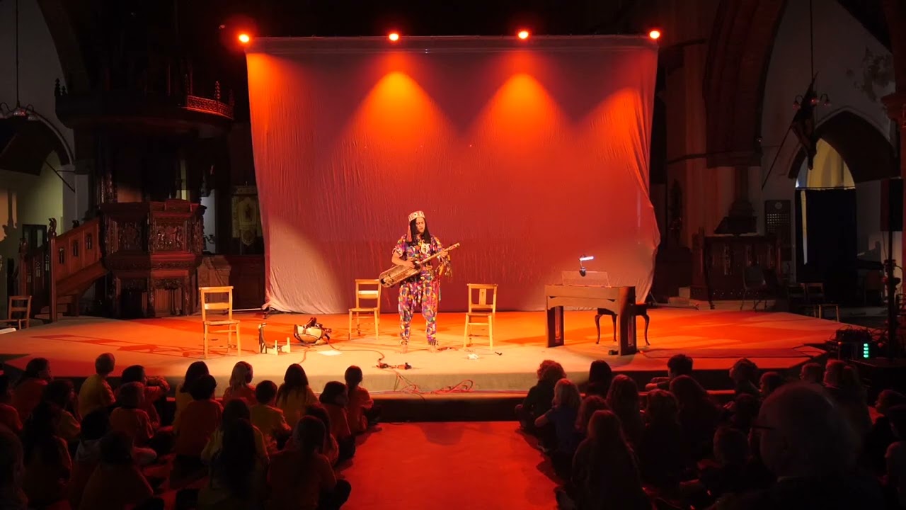 Simo Lagnawi one man band / Brighton  Whispering Dome