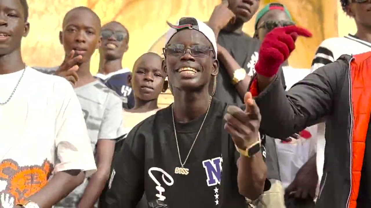 King- Cana _Walo Walo Bii(clip officiel)Directed_ By _Mtn _Dezigner