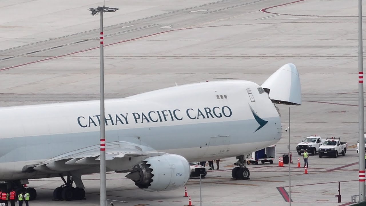 Cathay Pacific Cargo Boeing 747-8 Freighter  primer vuelo AIFA