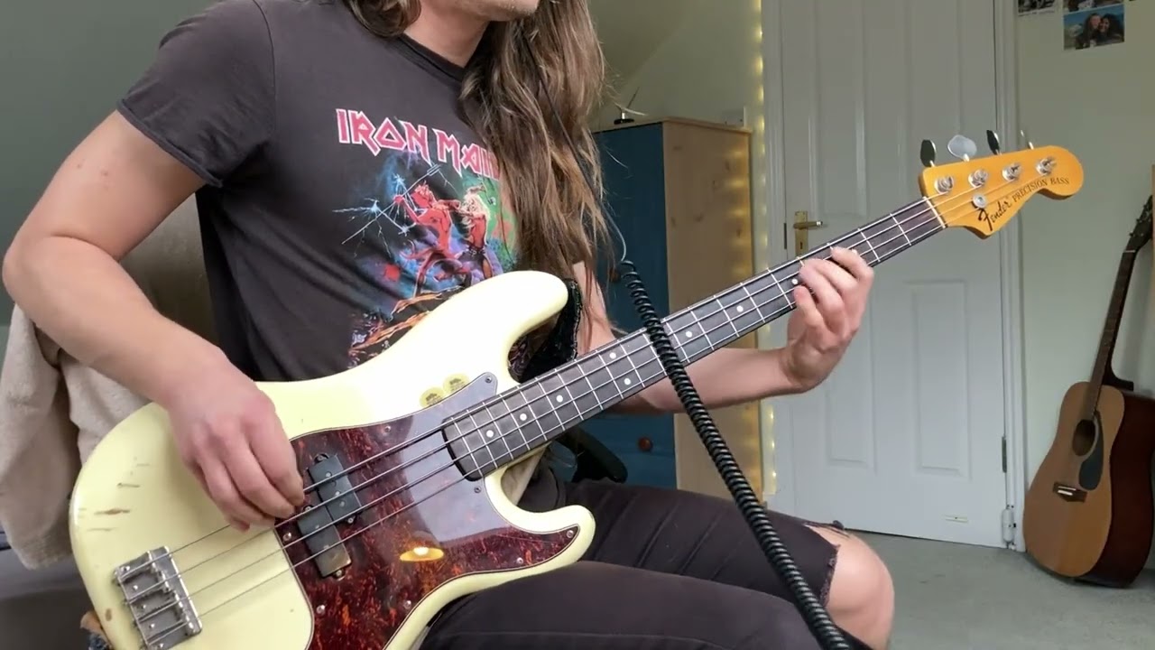 Iron Maiden - Deja Vu Bass